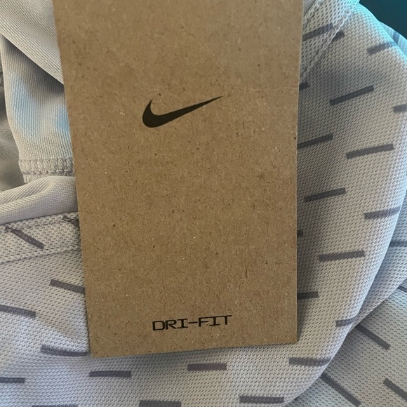 New Nike Women’s Dri Fit Victory dash printed Golf shirt XS - Picture 5 of 6